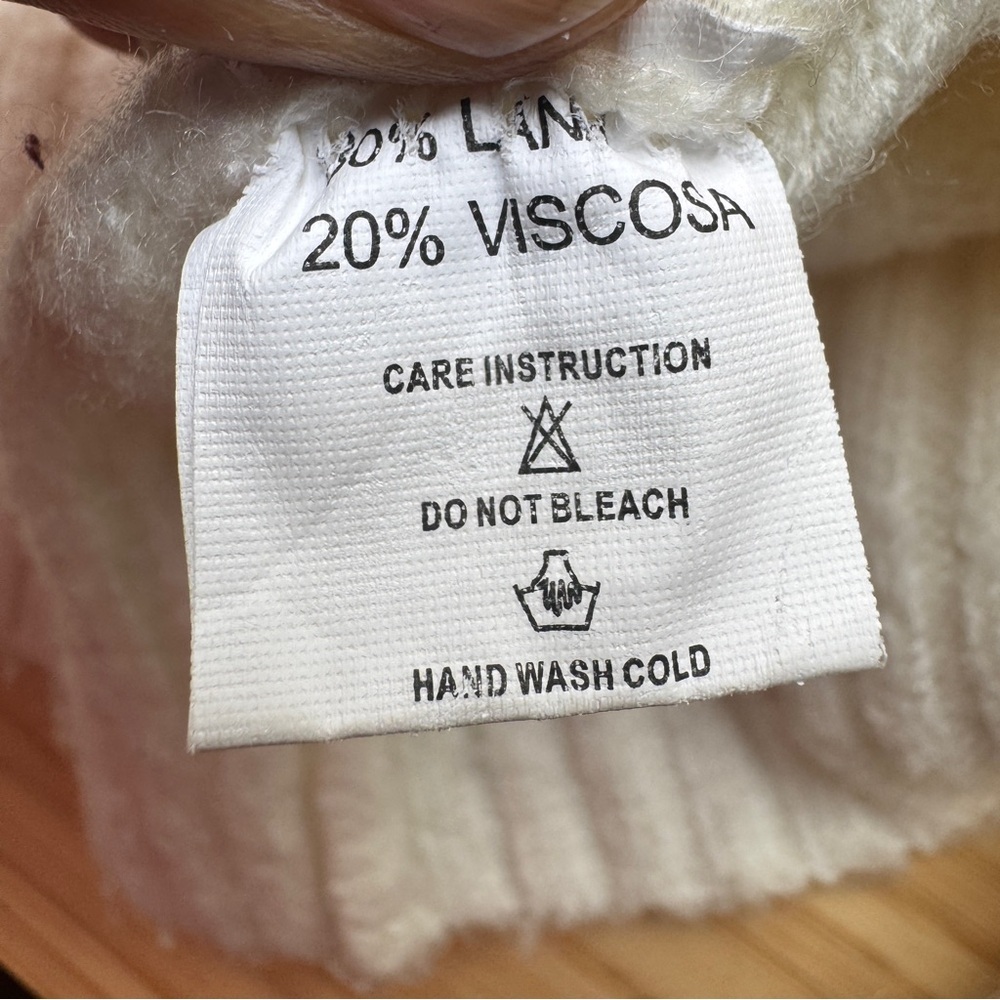 Veirjen Cream Cable Knit Turtleneck Sweater Women's Medium - Picture 9 of 10